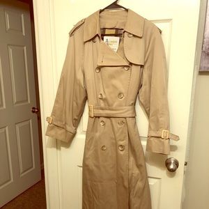 REAL LONDON FOG KHAKI TRENCH COAT